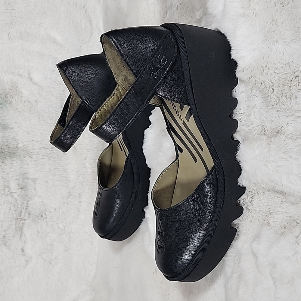 FLY LONDON wedge black Sandals Size 7 EU 38